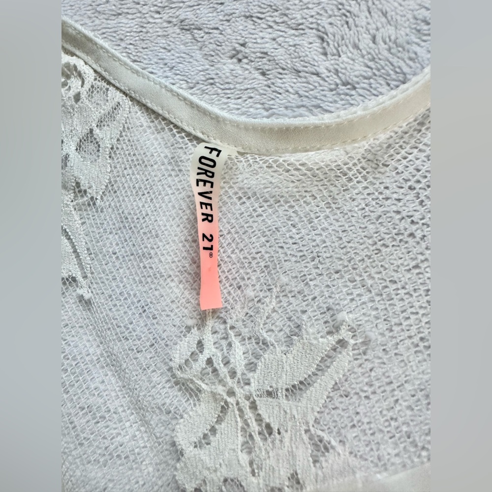 Forever 21 Lace Robe - Picture 3 of 3